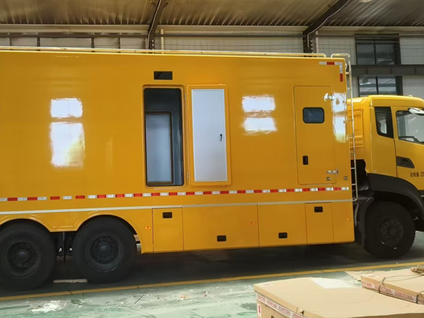 800kva大功率不间断UPS电源车